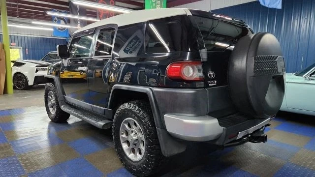 2012 Toyota FJ Cruiser - Image 4 of 21
