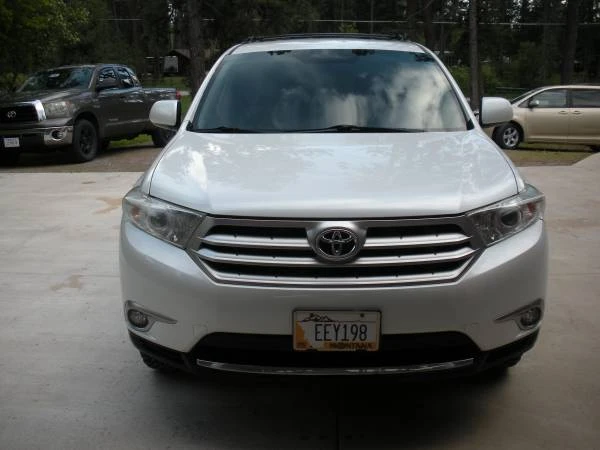 2012 Toyota Highlander - Image 2 of 31