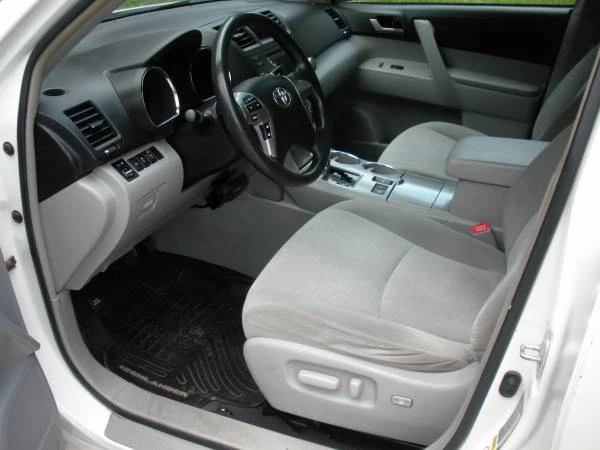 2012 Toyota Highlander - Image 12 of 31