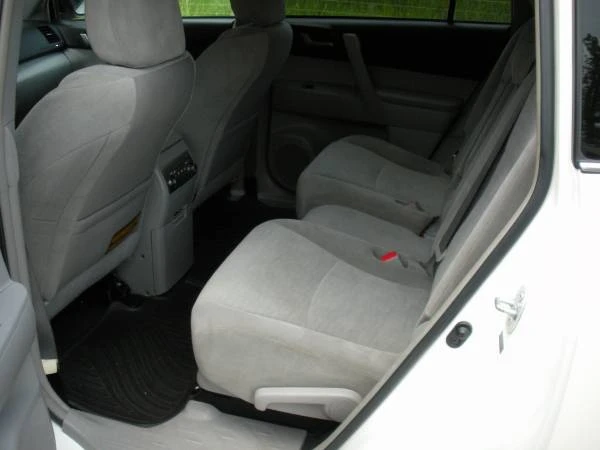 2012 Toyota Highlander - Image 13 of 31
