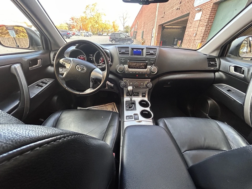 2012 Toyota Highlander - Image 16 of 19
