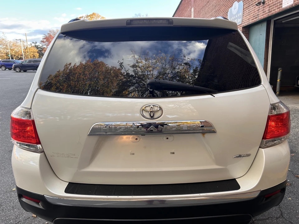2012 Toyota Highlander - Image 3 of 19