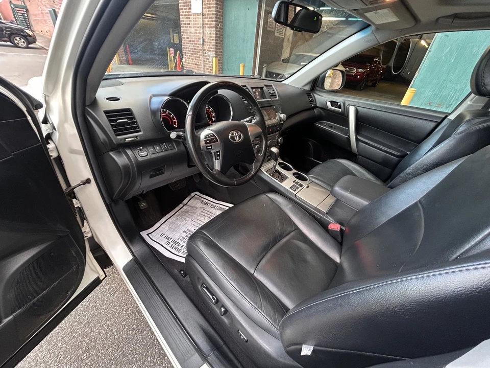 2012 Toyota Highlander - Image 18 of 19
