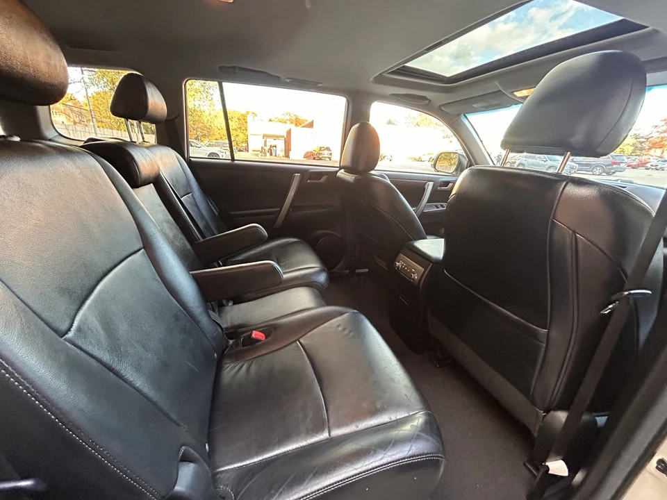 2012 Toyota Highlander - Image 13 of 19