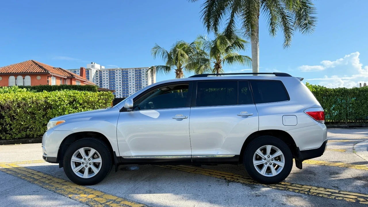 2012 Toyota Highlander - Image 4 of 15