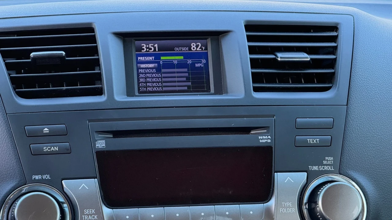 2012 Toyota Highlander - Image 8 of 15