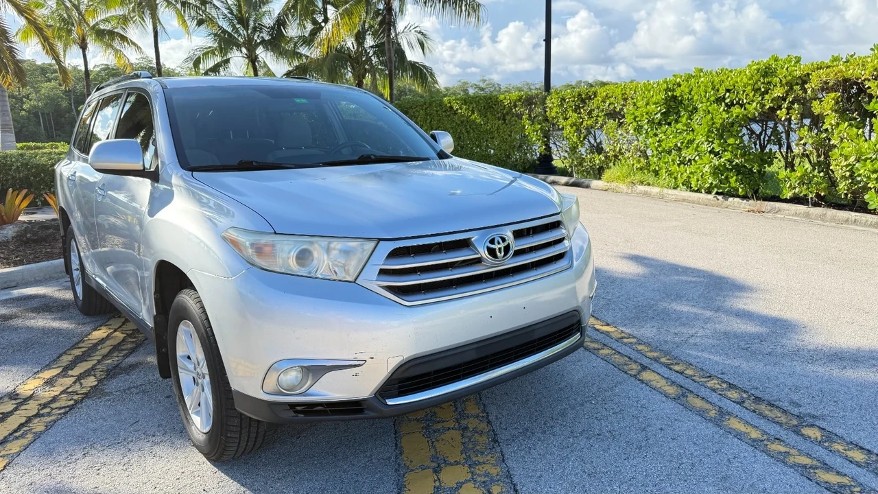2012 Toyota Highlander - Image 6 of 15
