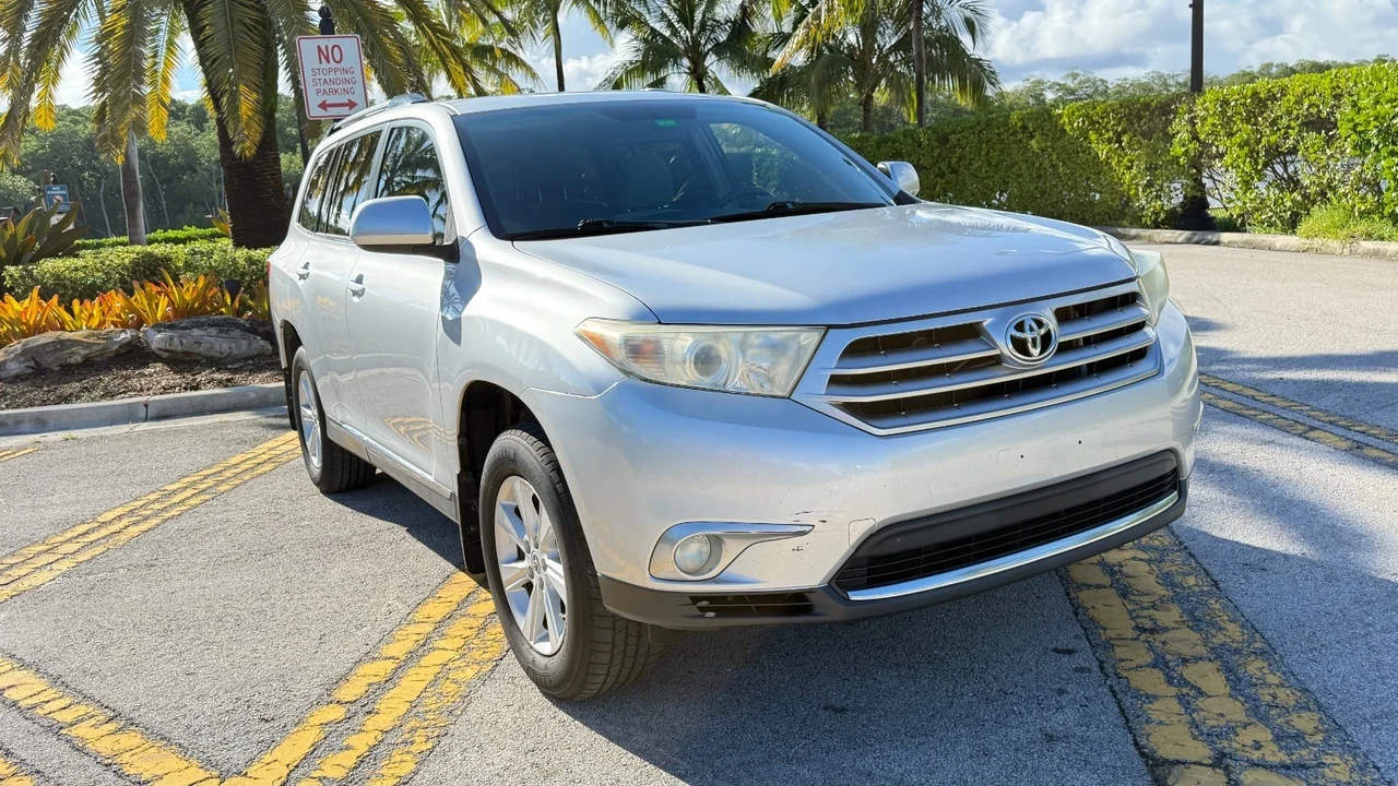 2012 Toyota Highlander - Image 3 of 15