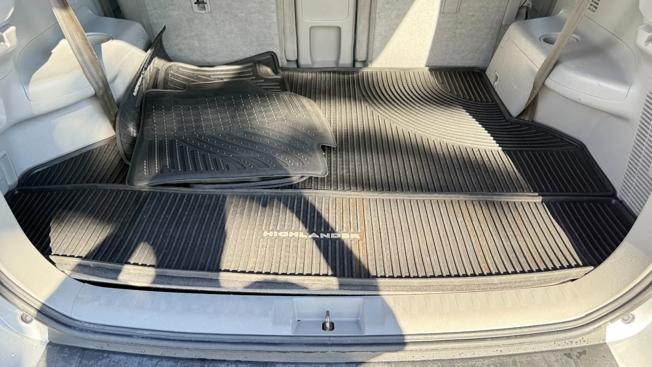 2012 Toyota Highlander - Image 12 of 15