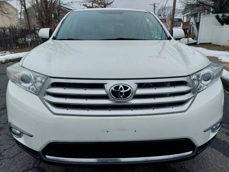 2012 Toyota Highlander - Image 3 of 12