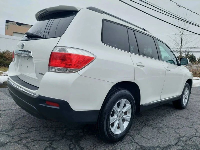 2012 Toyota Highlander - Image 11 of 12