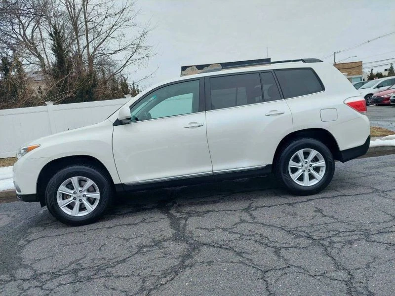 2012 Toyota Highlander - Image 8 of 12