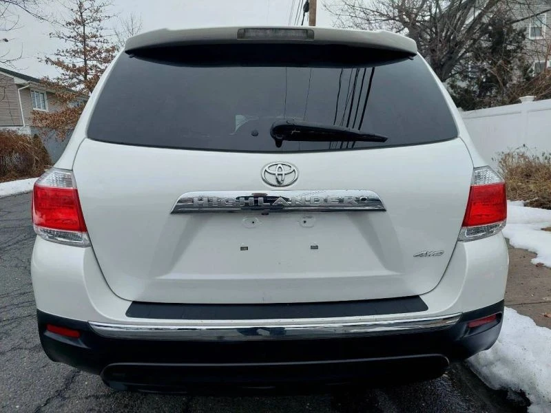 2012 Toyota Highlander - Image 10 of 12