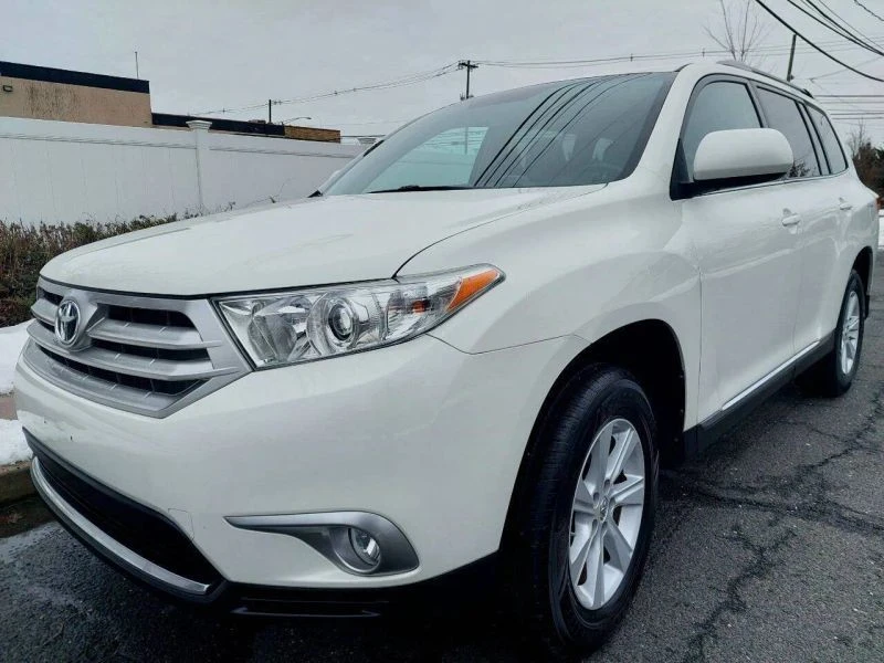 2012 Toyota Highlander - Image 2 of 12