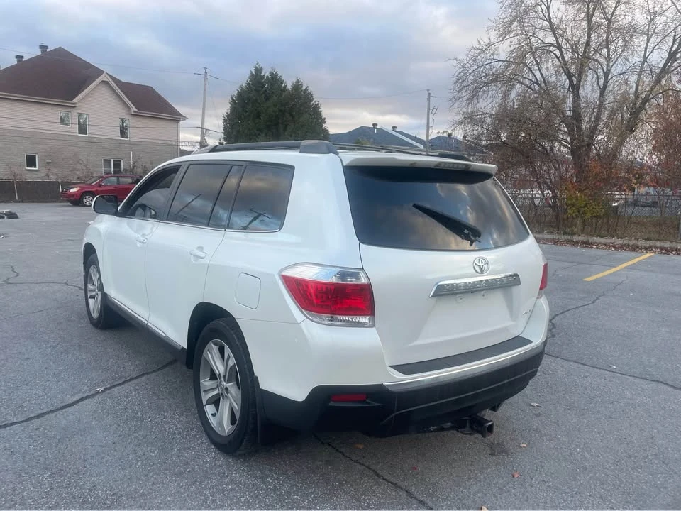 2012 Toyota Highlander - Image 2 of 18