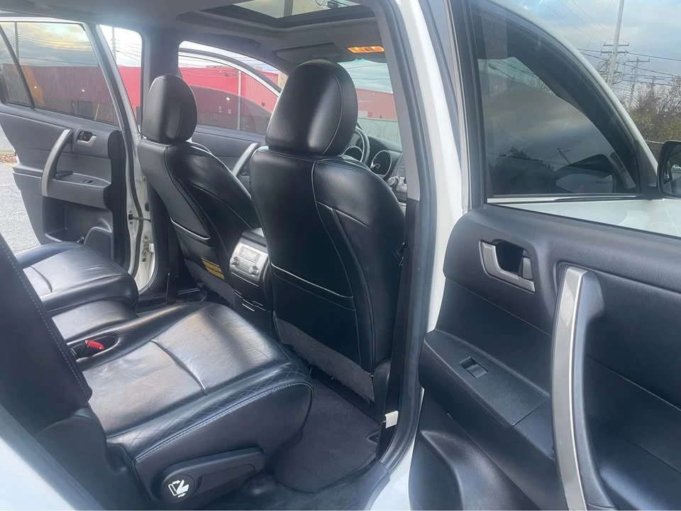 2012 Toyota Highlander - Image 13 of 18
