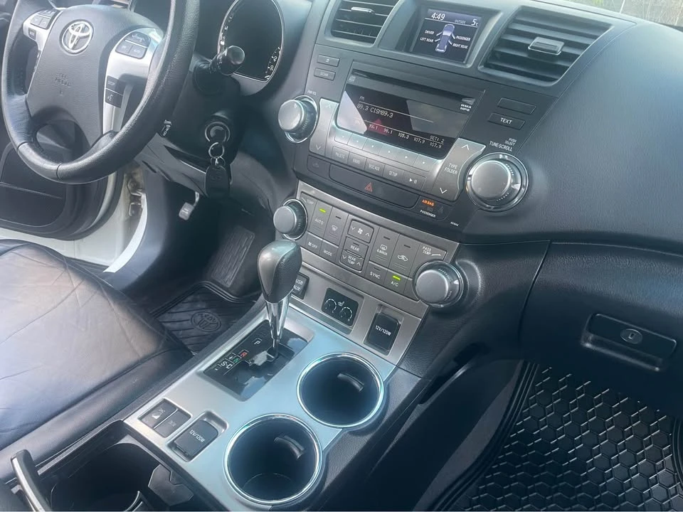 2012 Toyota Highlander - Image 16 of 18