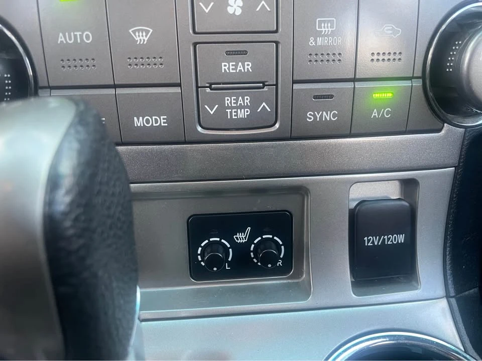 2012 Toyota Highlander - Image 10 of 18