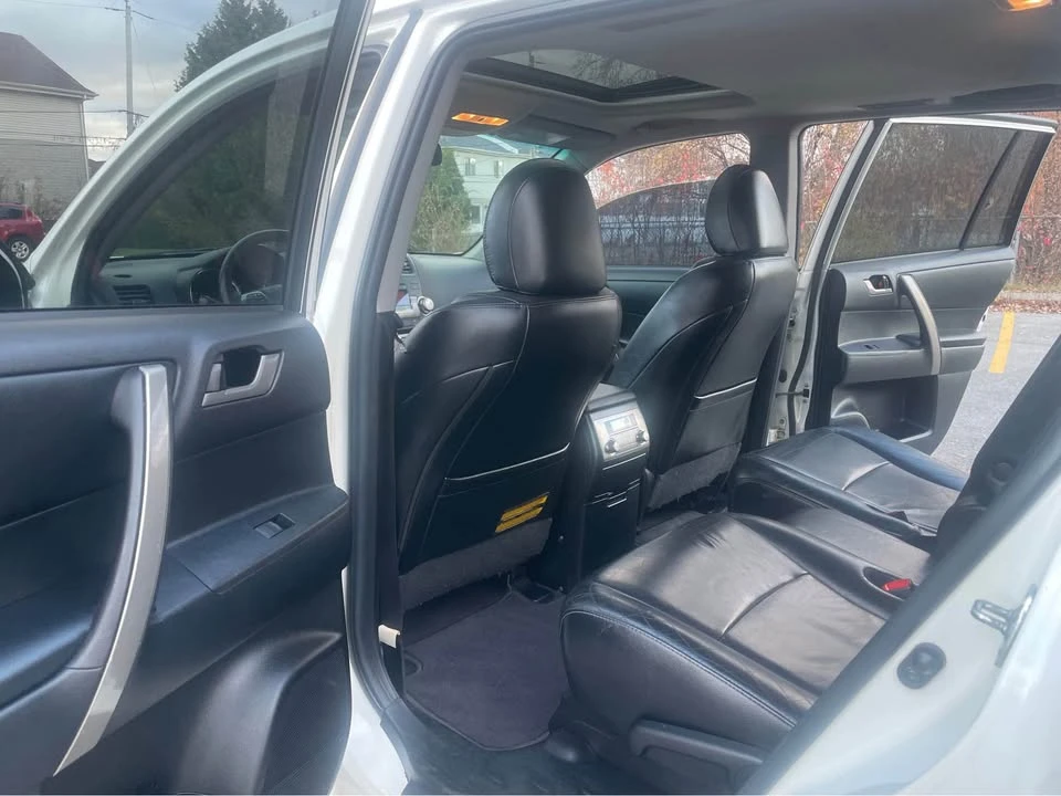 2012 Toyota Highlander - Image 14 of 18