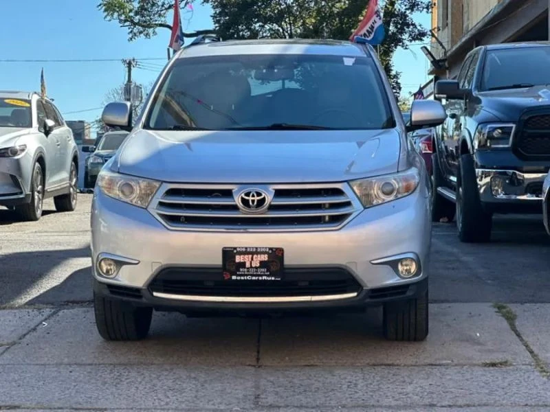 2012 Toyota Highlander - Image 2 of 12
