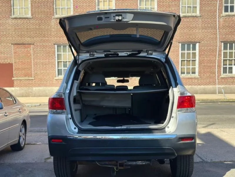 2012 Toyota Highlander - Image 7 of 12