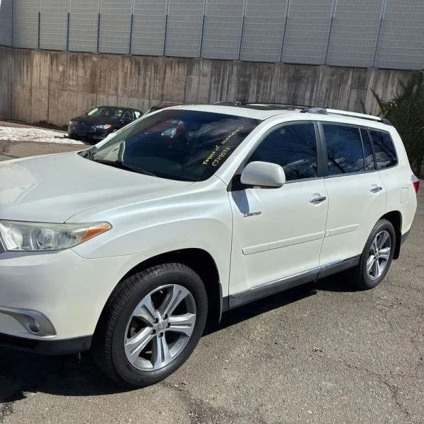 2012 Toyota Highlander - Image 2 of 12