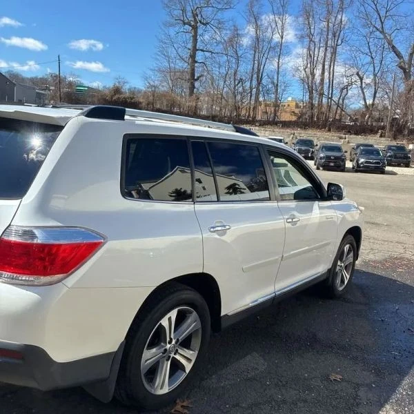 2012 Toyota Highlander - Image 9 of 12