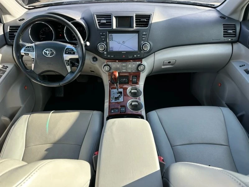 2012 Toyota Highlander - Image 11 of 12