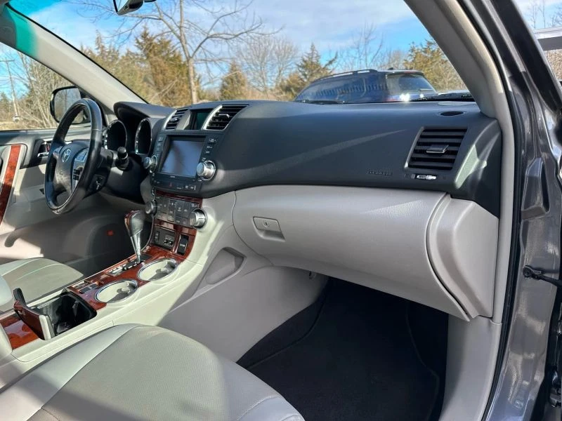 2012 Toyota Highlander - Image 12 of 12