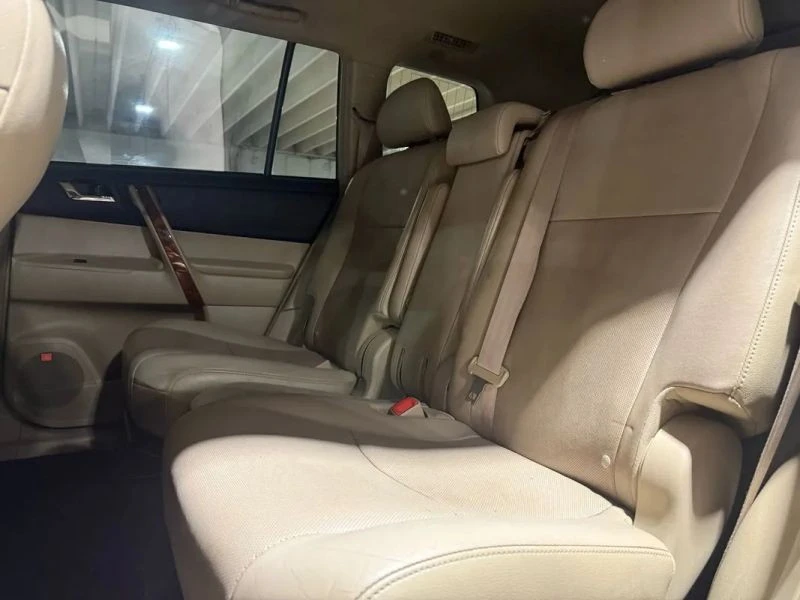 2012 Toyota Highlander - Image 11 of 12