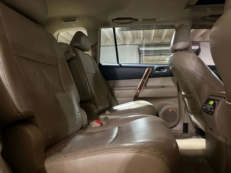 2012 Toyota Highlander - Image 10 of 12
