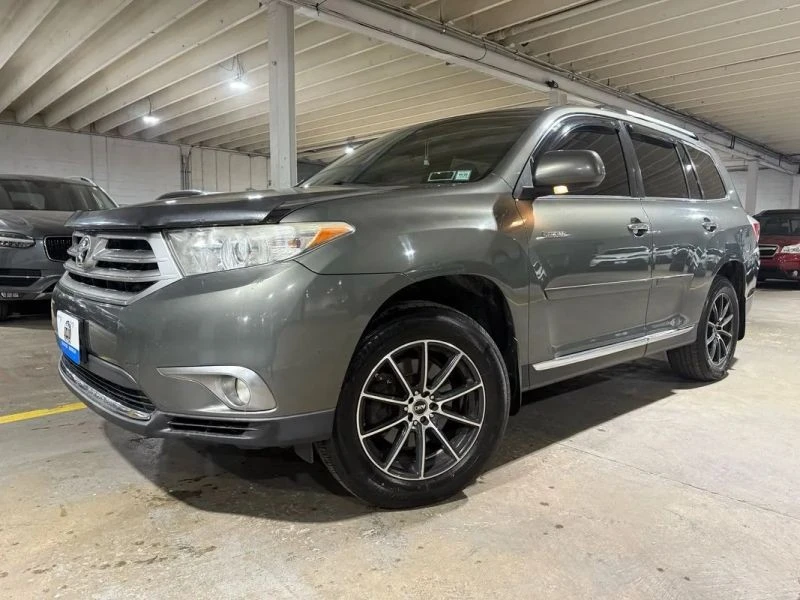2012 Toyota Highlander - Image 2 of 12