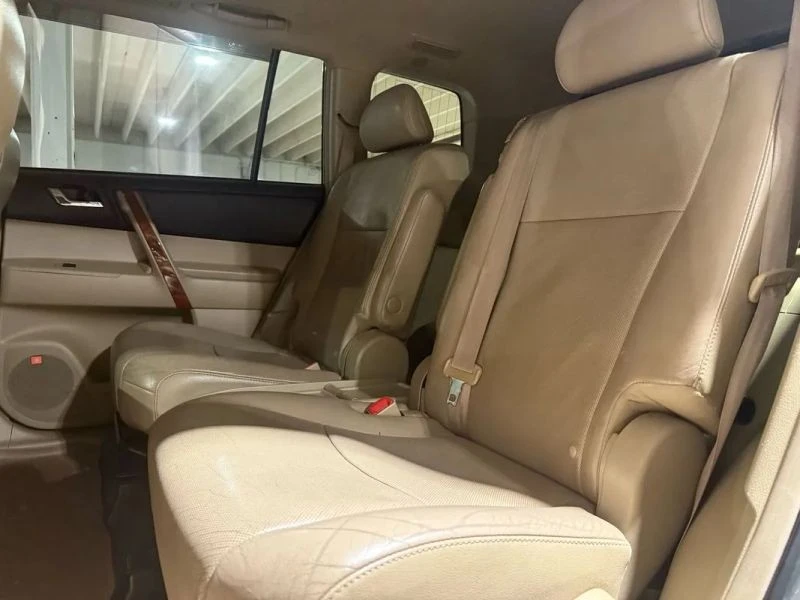 2012 Toyota Highlander - Image 11 of 12