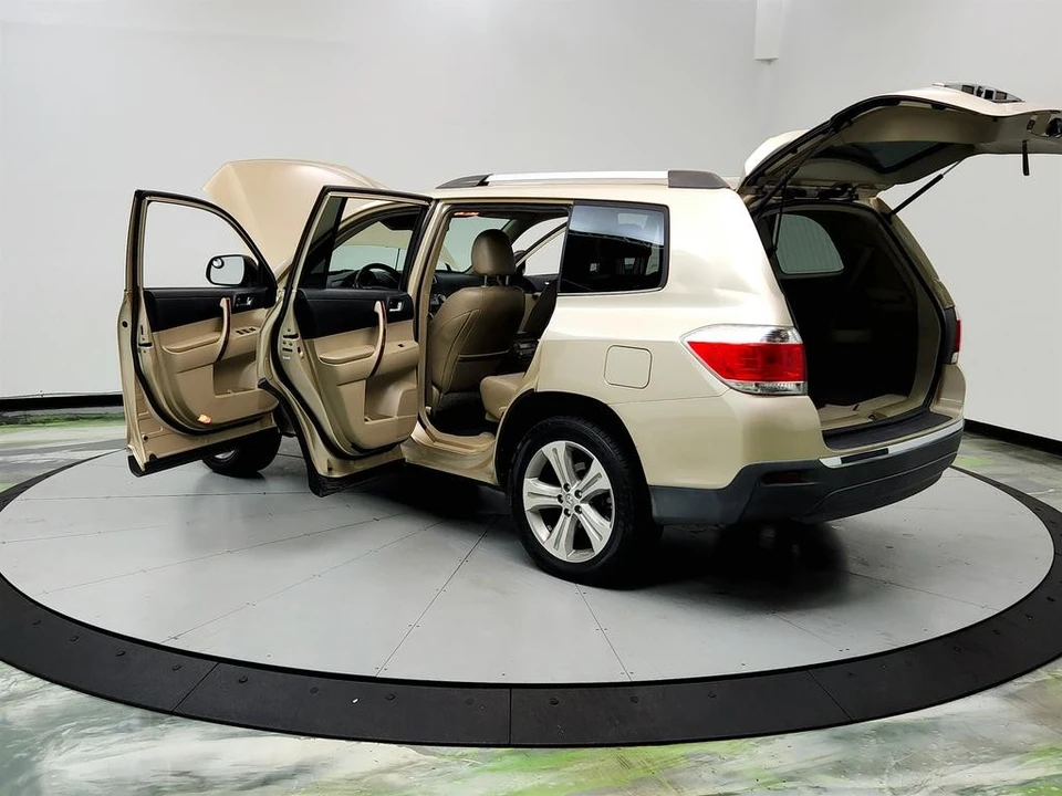 2012 Toyota Highlander - Image 10 of 12