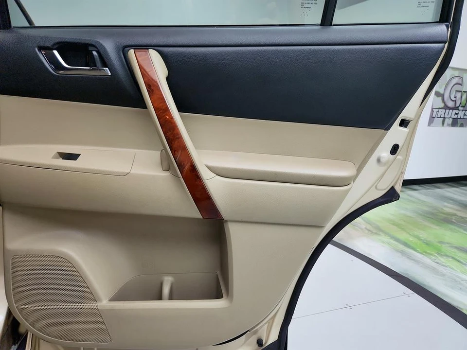 2012 Toyota Highlander - Image 21 of 21