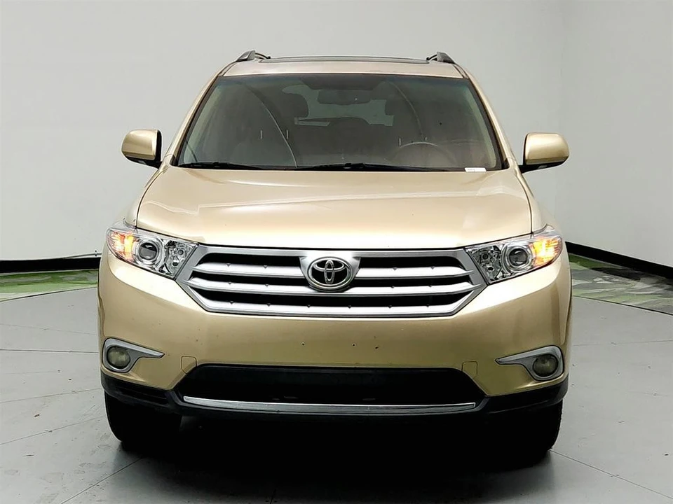 2012 Toyota Highlander - Image 2 of 12