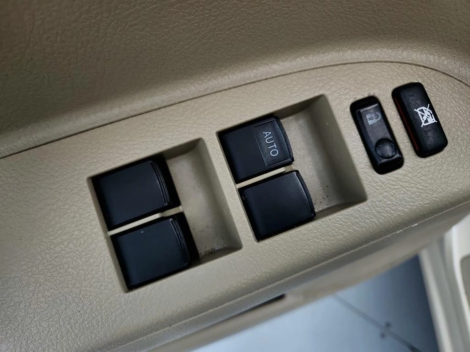 2012 Toyota Highlander - Image 18 of 21