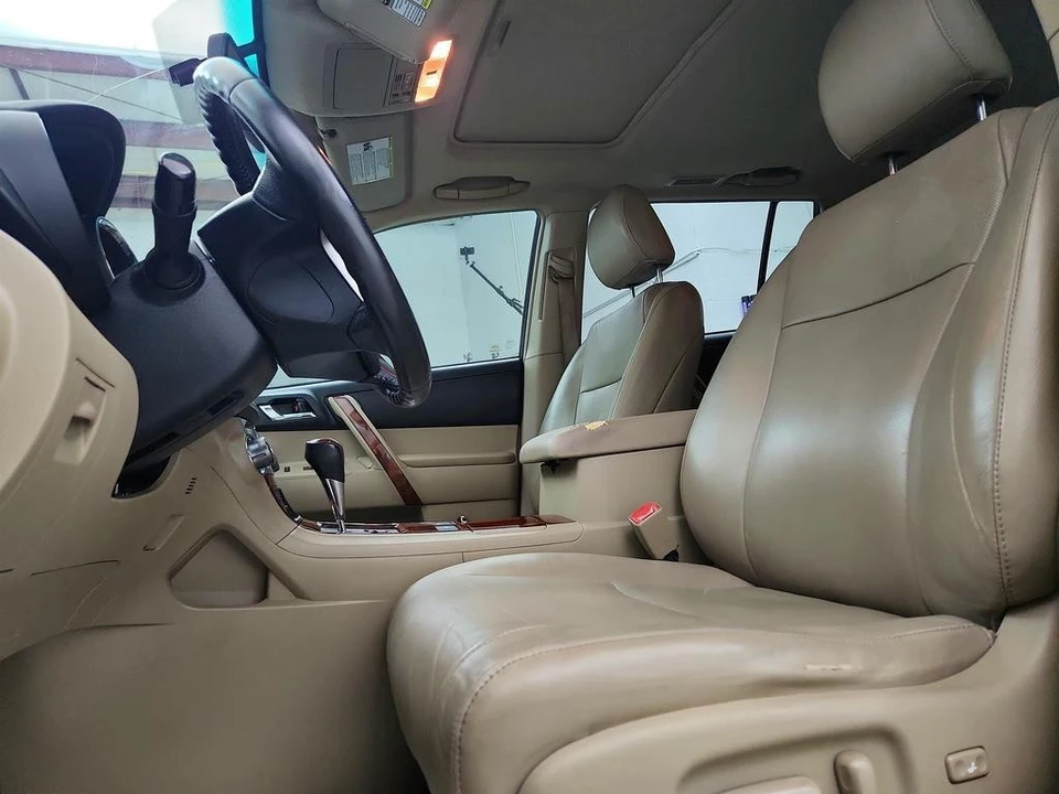 2012 Toyota Highlander - Image 12 of 12