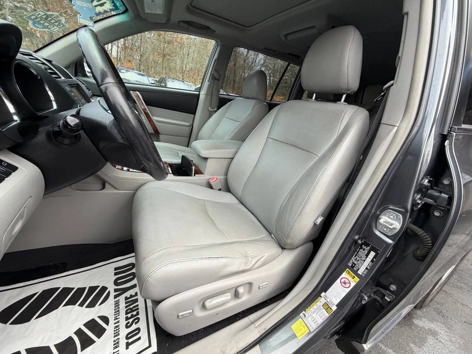 2012 Toyota Highlander - Image 14 of 21