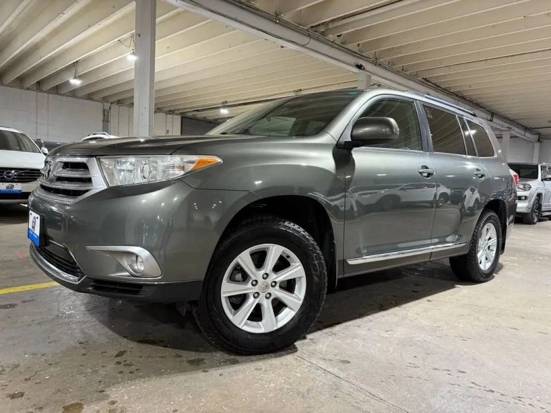 2012 Toyota Highlander - Image 2 of 12