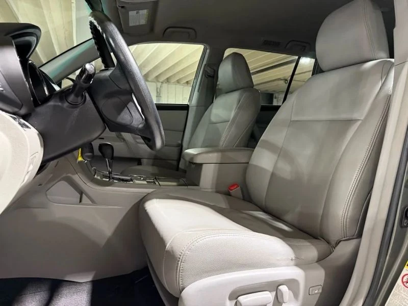2012 Toyota Highlander - Image 9 of 12