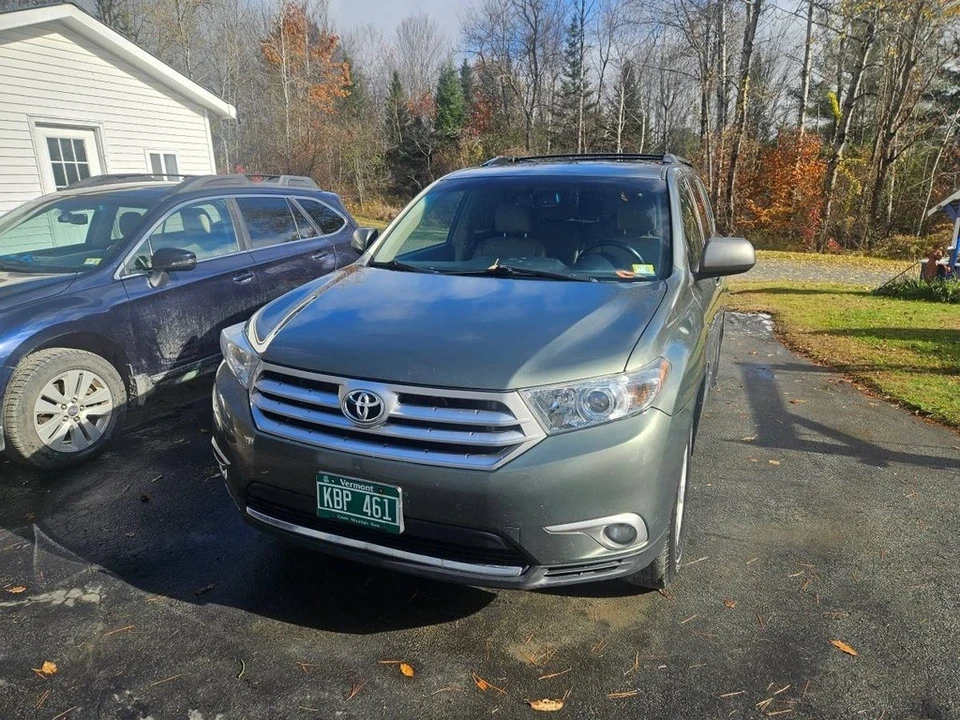 2012 Toyota Highlander - Image 2 of 11