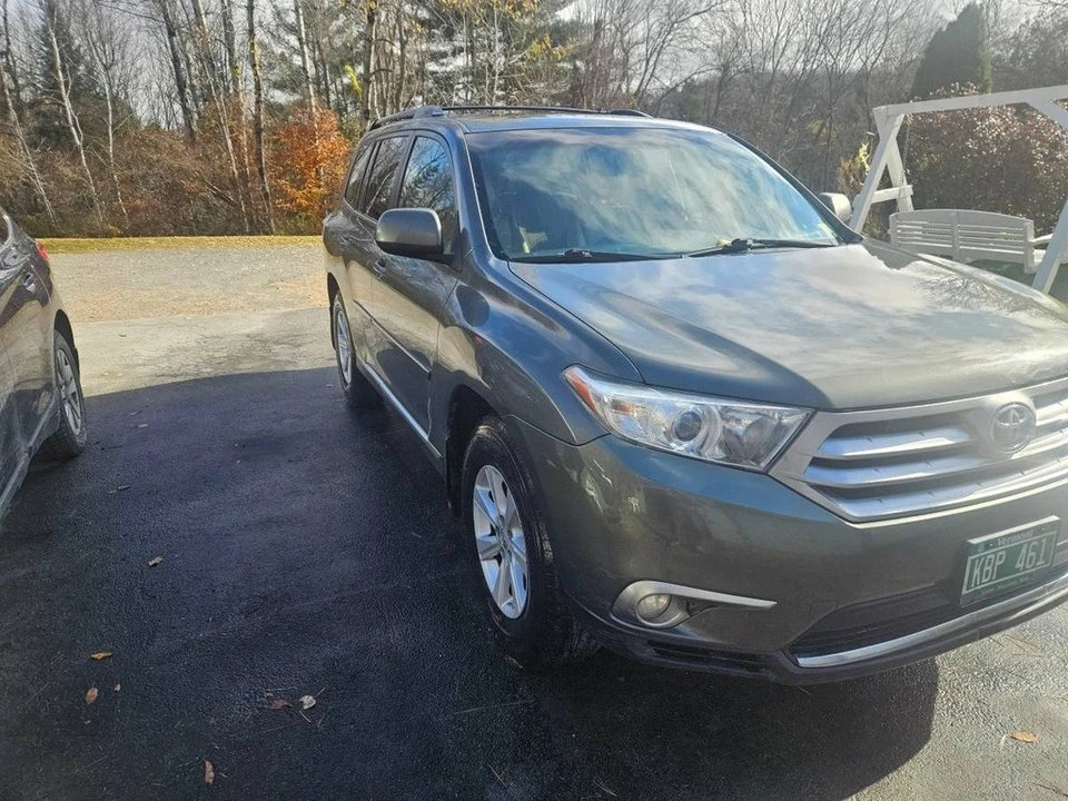 2012 Toyota Highlander - Image 3 of 11