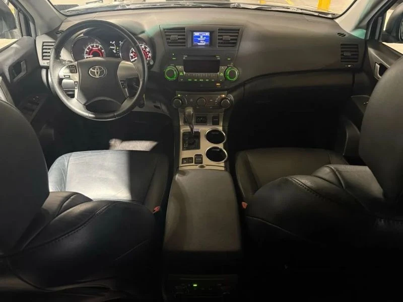 2012 Toyota Highlander - Image 8 of 12