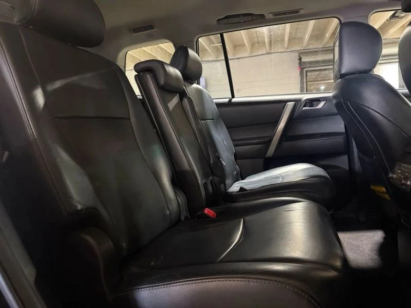 2012 Toyota Highlander - Image 11 of 12