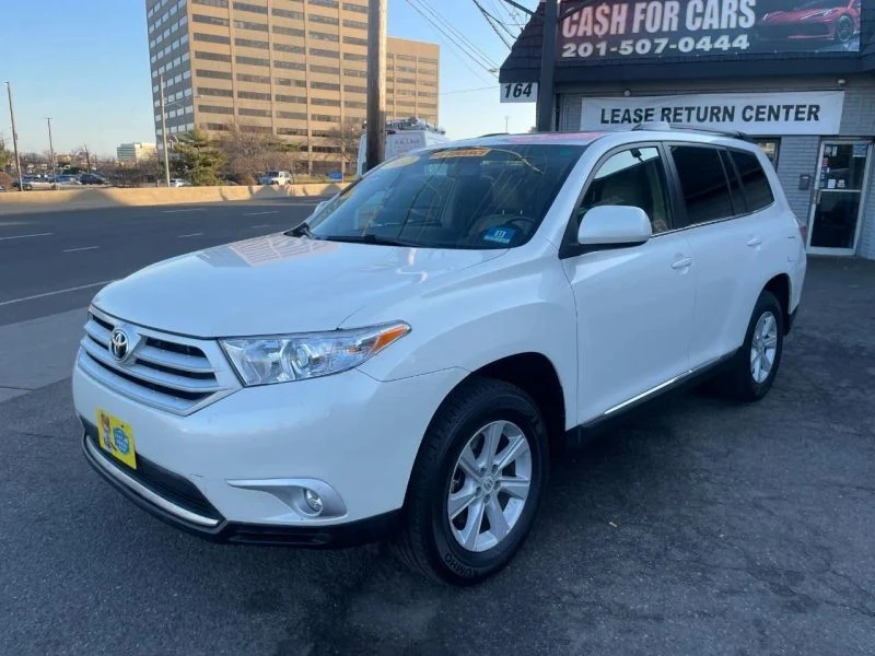 2012 Toyota Highlander - Image 3 of 12