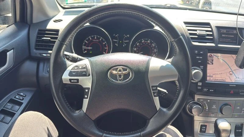 2012 Toyota Highlander - Image 10 of 12