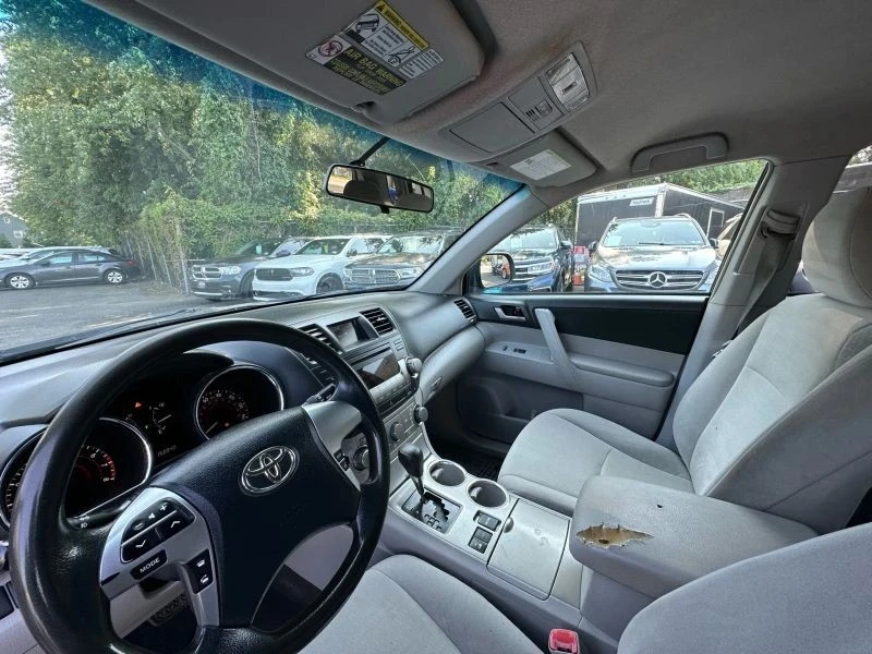 2012 Toyota Highlander - Image 10 of 12