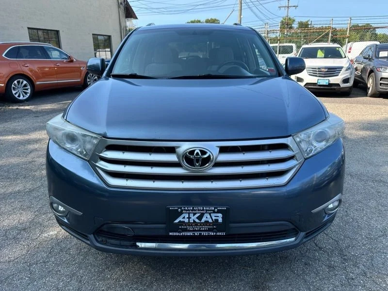 2012 Toyota Highlander - Image 2 of 12