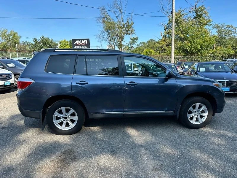 2012 Toyota Highlander - Image 8 of 12